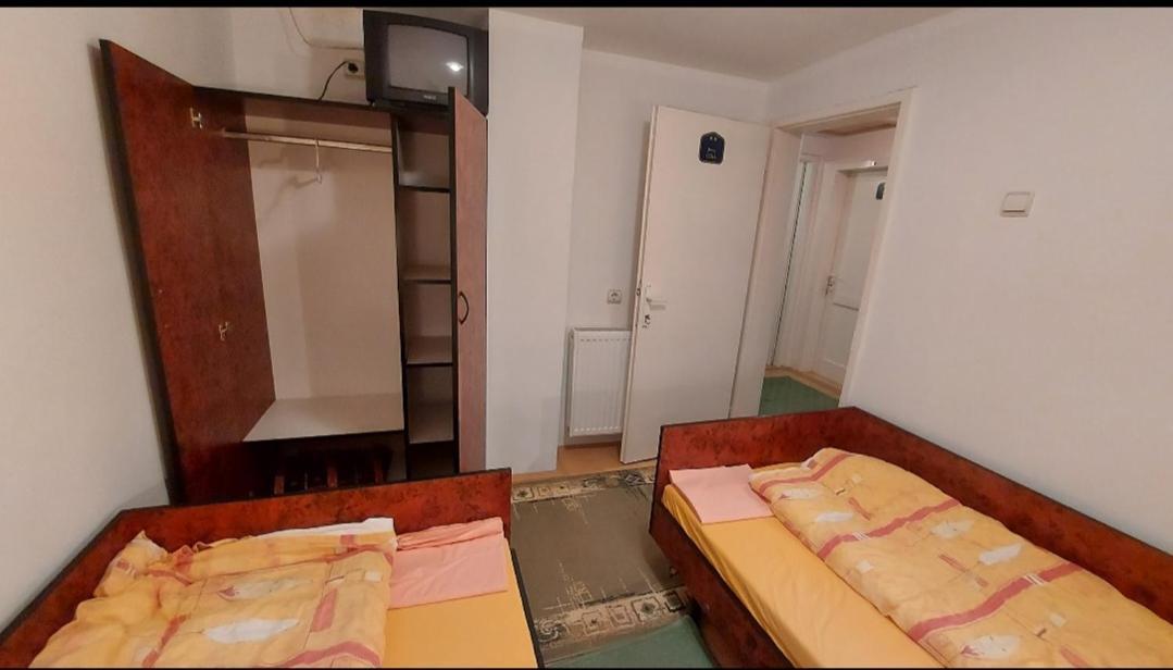 Domacinstvo Jolovic Hotel Кралево Екстериор снимка