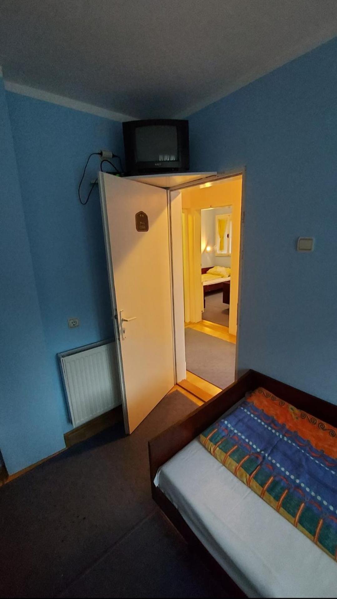 Domacinstvo Jolovic Hotel Кралево Екстериор снимка